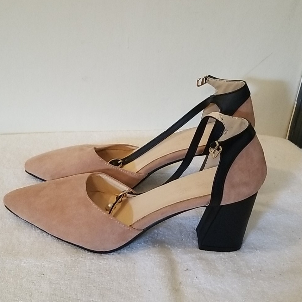 BEAUTIFUL BRAND NEW NEVER BEEN USED FAUX LEATHER L